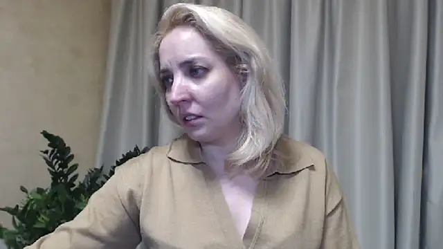 Snapshot of sweetpussy chatting on 9, 3, 2025 sweetpussy online show from 9, 3, 2025