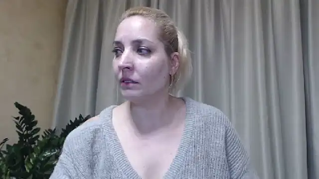 Snapshot of sweetpussy chatting on 19, 3, 2025 sweetpussy online show from 19, 3, 2025