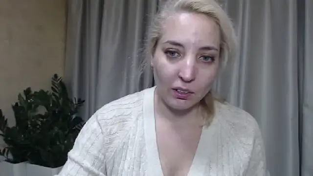 Snapshot of sweetpussy chatting on 5, 10, 2025 sweetpussy online show from 5, 10, 2025