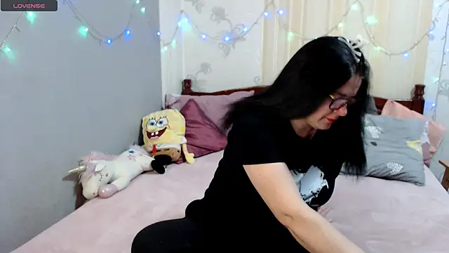 Snapshot of SashaBond chatting on 16, 12, 2025 SashaBond online show from 16, 12, 2025