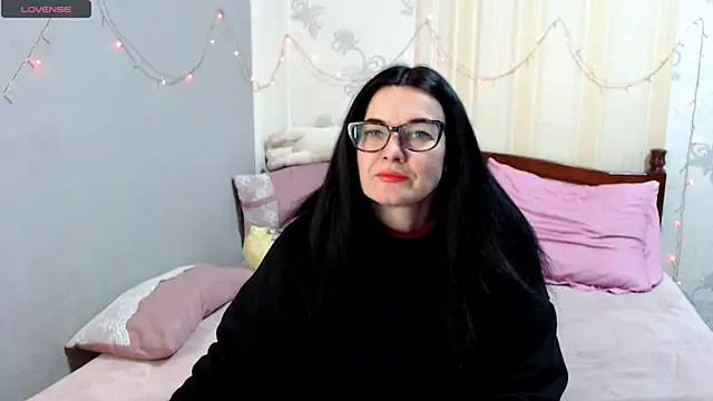 Snapshot of SashaBond chatting on 5, 2, 2026 SashaBond online show from 5, 2, 2026