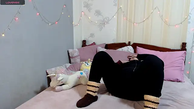 Snapshot of SashaBond chatting on 8, 2, 2026 SashaBond online show from 8, 2, 2026