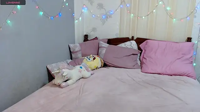 Snapshot of SashaBond chatting on 10, 2, 2026 SashaBond online show from 10, 2, 2026