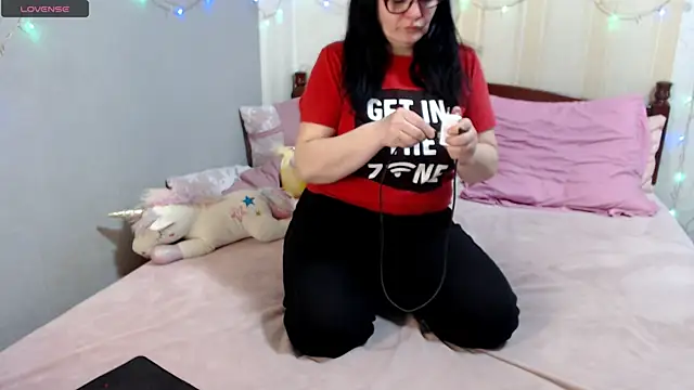 Snapshot of SashaBond chatting on 20, 2, 2026 SashaBond online show from 20, 2, 2026