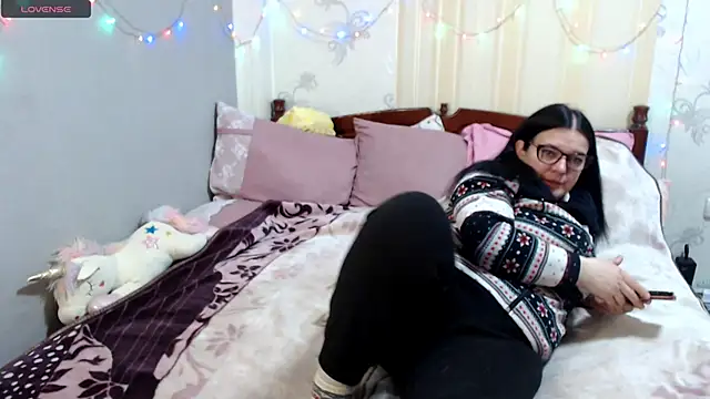 Snapshot of SashaBond chatting on 2, 3, 2026 SashaBond online show from 2, 3, 2026