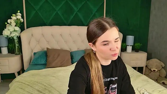 Lina Sinerz online show from 24, 3, 2026