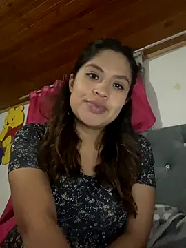 Snapshot of Alana-fox chatting on 17, 12, 2025 Alana-fox online show from 17, 12, 2025