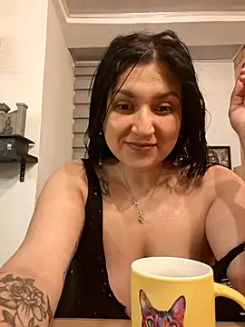 Magenta Moon online show from 6, 4, 2026