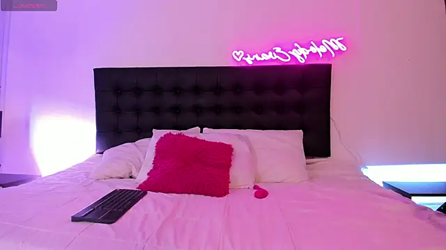 Snapshot of Melody_evanss chatting on 15, 12, 2025 Melody evanss online show from 15, 12, 2025