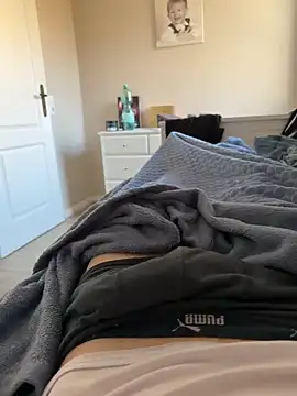 Snapshot of angei094 chatting on 16, 12, 2025 angei094 online show from 16, 12, 2025