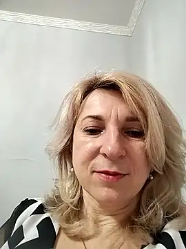 Snapshot of AhlyssaLove1155 chatting on 13, 12, 2025 AhlyssaLove1155 online show from 13, 12, 2025