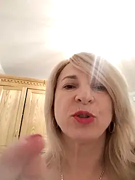 Snapshot of AhlyssaLove1155 chatting on 4, 5, 2026 AhlyssaLove1155 online show from 4, 5, 2026