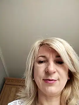 Snapshot of AhlyssaLove1155 chatting on 31, 5, 2026 AhlyssaLove1155 online show from 31, 5, 2026