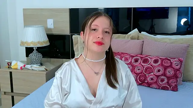 BellaFlecher online show from 8, 3, 2026