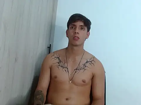 Snapshot of Wolf_light chatting on 13, 12, 2025 Wolf light online show from 13, 12, 2025