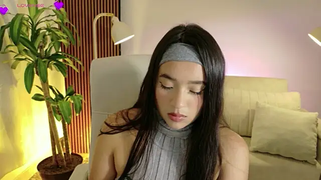 IAM  ZARA online show from 6, 4, 2026