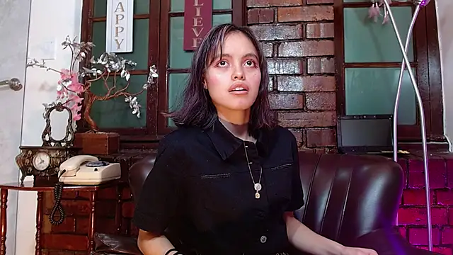 Snapshot of Sue_Sparkle chatting on 14, 12, 2025 Sue Sparkle online show from 14, 12, 2025