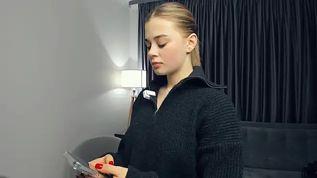 Snapshot of country_fox chatting on 18, 12, 2025 country fox online show from 18, 12, 2025