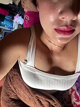 Snapshot of mayni012314 chatting on 25, 5, 2026 mayni012314 online show from 25, 5, 2026