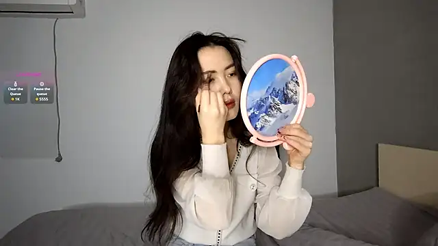 OleneBouras online show from 14, 12, 2025