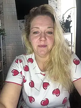 Snapshot of JenniferCarmen chatting on 29, 4, 2026 JenniferCarmen online show from 29, 4, 2026