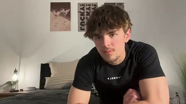 KiraSkys online show from 17, 3, 2026