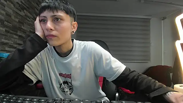 Snapshot of BelaXMeganOfficial chatting on 12, 6, 2026 BelaXMeganOfficial online show from 12, 6, 2026