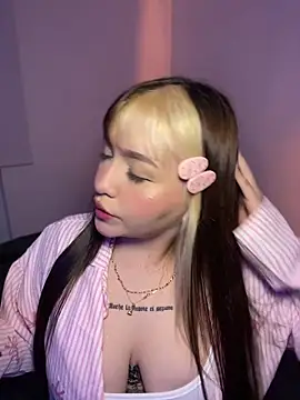 Snapshot of Daniela_ruizz chatting on 12, 6, 2026 Daniela ruizz online show from 12, 6, 2026