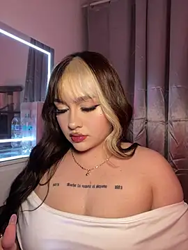Snapshot of Daniela_ruizz chatting on 19, 6, 2026 Daniela ruizz online show from 19, 6, 2026