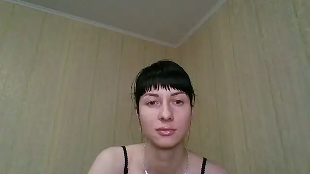 Snapshot of -Huntress- chatting on 16, 12, 2025 -Huntress- online show from 16, 12, 2025