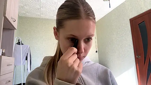 ZaidaSchwarten online show from 5, 4, 2026