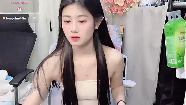 Yvonne-07 online show from 17, 12, 2025