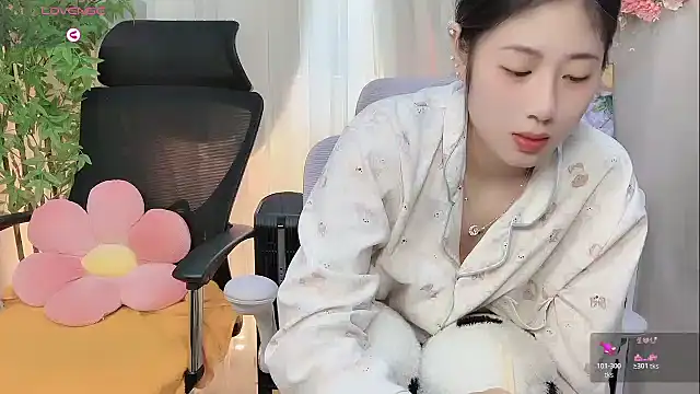 Yvonne-07 online show from 28, 2, 2026