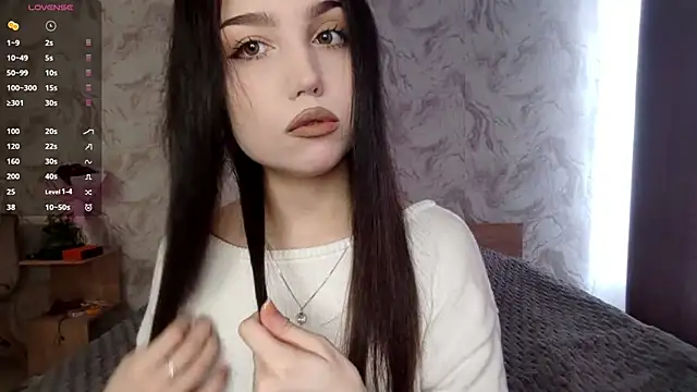 Snapshot of Qwami_Amie chatting on 29, 4, 2026 Qwami Amie online show from 29, 4, 2026