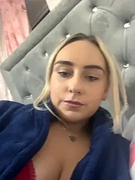 Snapshot of ScarletJ_ chatting on 14, 12, 2025 ScarletJ online show from 14, 12, 2025