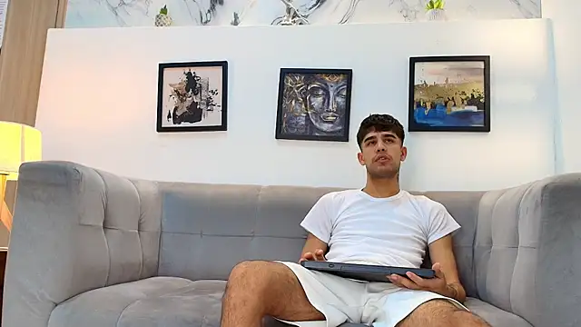 Snapshot of YOUNG_GUYS1 chatting on 10, 5, 2026 YOUNG GUYS1 online show from 10, 5, 2026