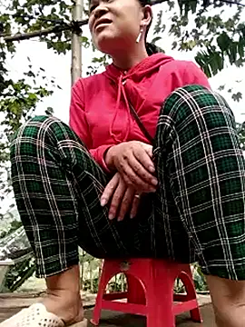 Snapshot of Seductive_slut chatting on 14, 12, 2025 Seductive slut online show from 14, 12, 2025