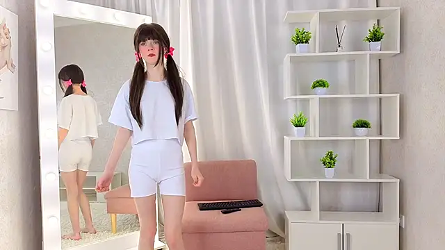 Snapshot of ViollaBloom chatting on 10, 2, 2026 ViollaBloom online show from 10, 2, 2026