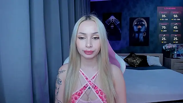 Snapshot of LanaMiracle chatting on 5, 2, 2026 LanaMiracle online show from 5, 2, 2026