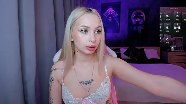 Snapshot of LanaMiracle chatting on 7, 2, 2026 LanaMiracle online show from 7, 2, 2026