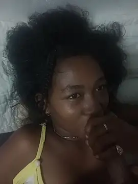 SkinnyAndBrunette online show from 21, 12, 2025