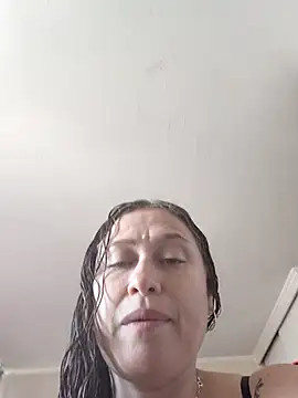 Snapshot of Yarafox01 chatting on 17, 12, 2025 Yarafox01 online show from 17, 12, 2025