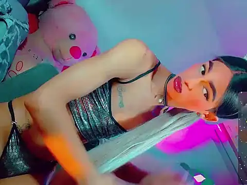 agathaferrer3 online show from 1, 3, 2026