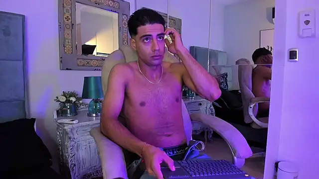 Snapshot of Lincon_Casttan chatting on 16, 12, 2025 Lincon Casttan online show from 16, 12, 2025