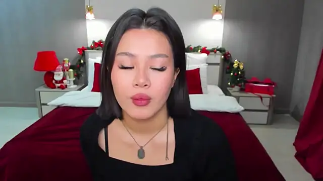 Snapshot of Brunette_Charm chatting on 14, 12, 2025 Brunette Charm online show from 14, 12, 2025