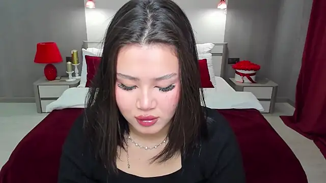 Brunette Charm online show from 15, 4, 2026