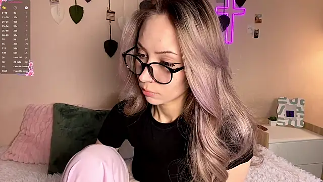 Snapshot of sun_under_skyy chatting on 7, 5, 2026 sun under skyy online show from 7, 5, 2026