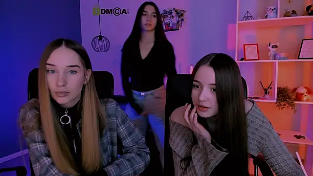 mila firee online show from 20, 4, 2026