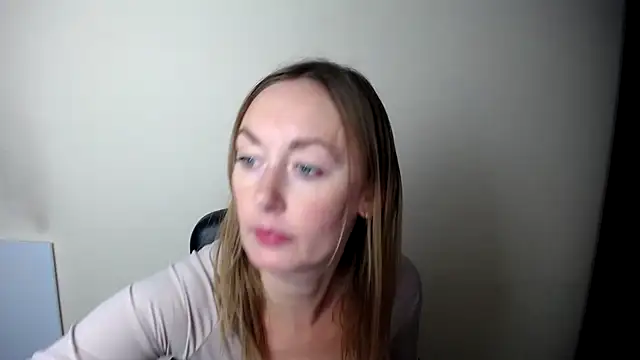 Snapshot of LiaSeass_ chatting on 14, 12, 2025 LiaSeass online show from 14, 12, 2025