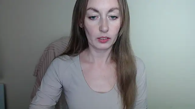 Snapshot of LiaSeass_ chatting on 7, 5, 2026 LiaSeass online show from 7, 5, 2026